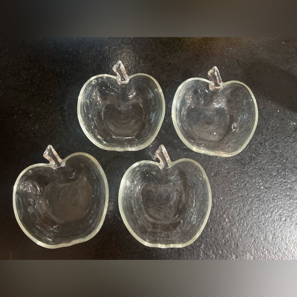Vintage Clear Glass Apple-Shaped Bowls – Set of 4 🍏 - Picture 1 of 3
